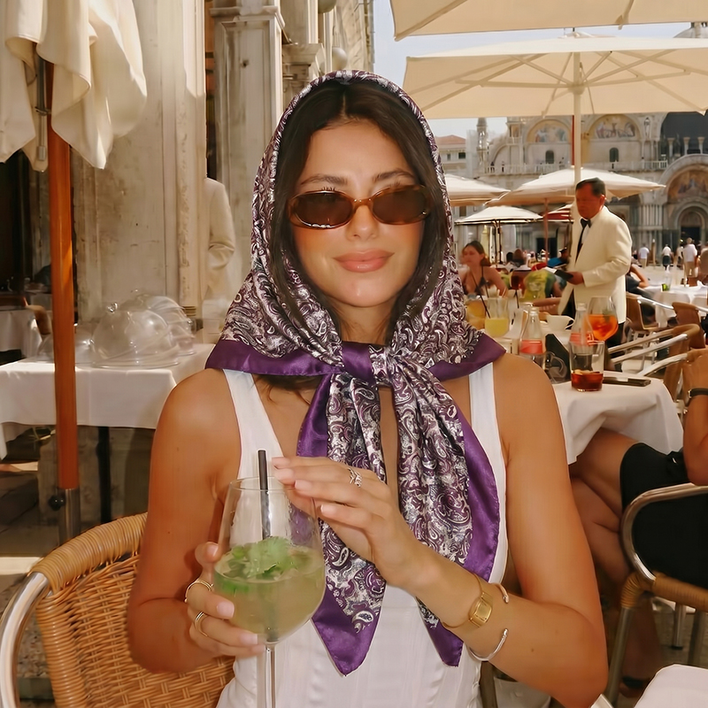 Vintage Fashion Hijab - وشاح مربع من الساتان بتصميم بوهيمي