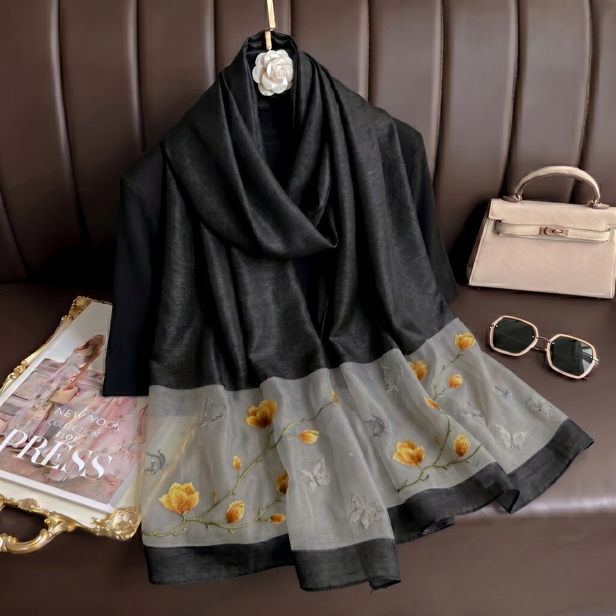 Vintage Fashion Hijab - وشاح حرير نسائي مطبوع بنقشة زهور