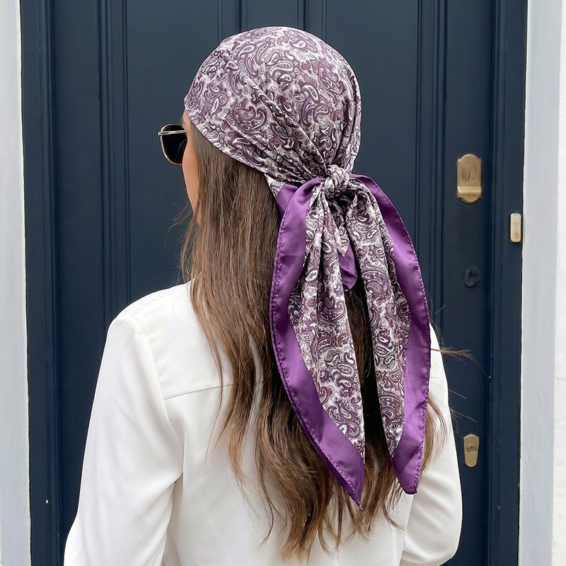 وشاح مربع من الساتان بتصميم بو - مراجعة Vintage Fashion Hijab وسعره