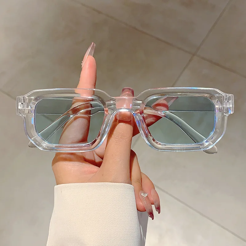نظارات شمسية بإطار مستطيل كلاس - مراجعة Vintage Fashion Brands وسعره