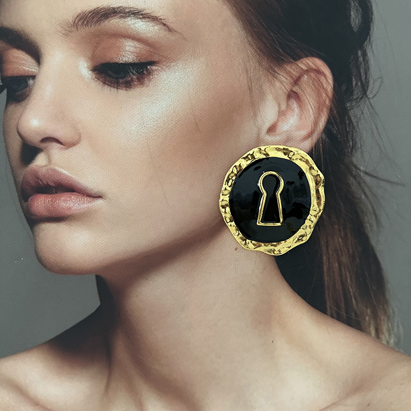مبالغ فيها الأسود بالمينا سبيك - مراجعة Vintage Fashion Collection وسعره
