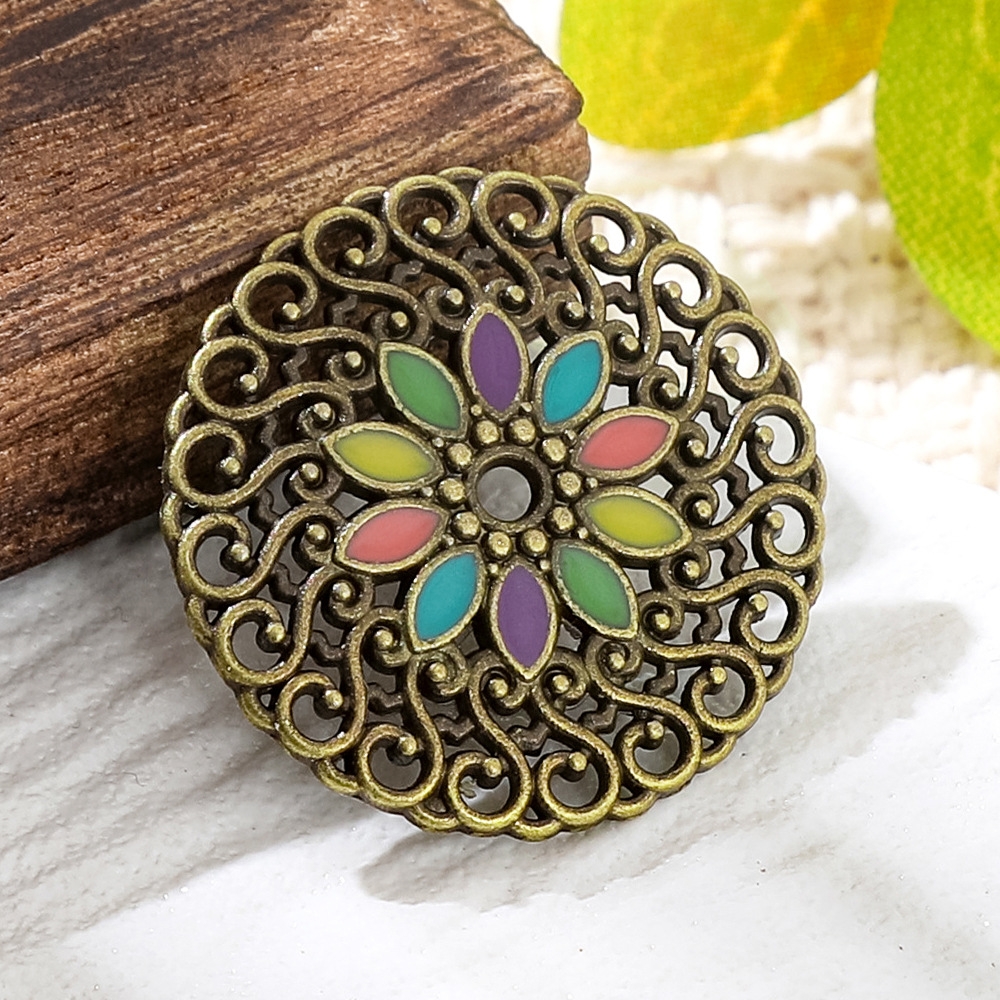 قلادات وتعليقات دائرية من النح - مراجعة Vintage Fashion Theme وسعره